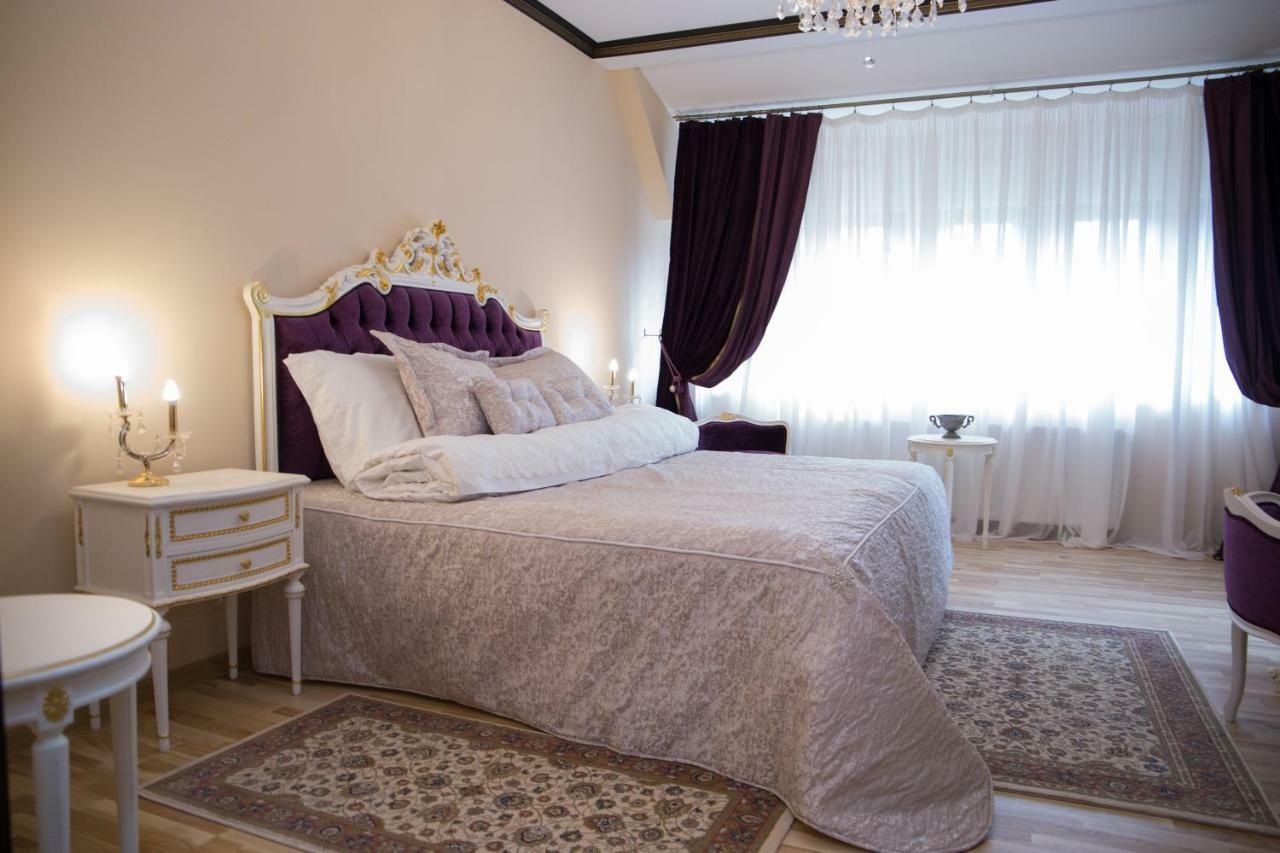 Hotel Boutique Vila Lakastel 시나이아 외부 사진