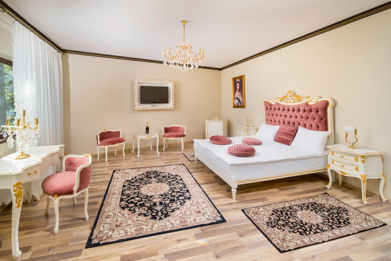 Hotel Boutique Vila Lakastel 시나이아 외부 사진