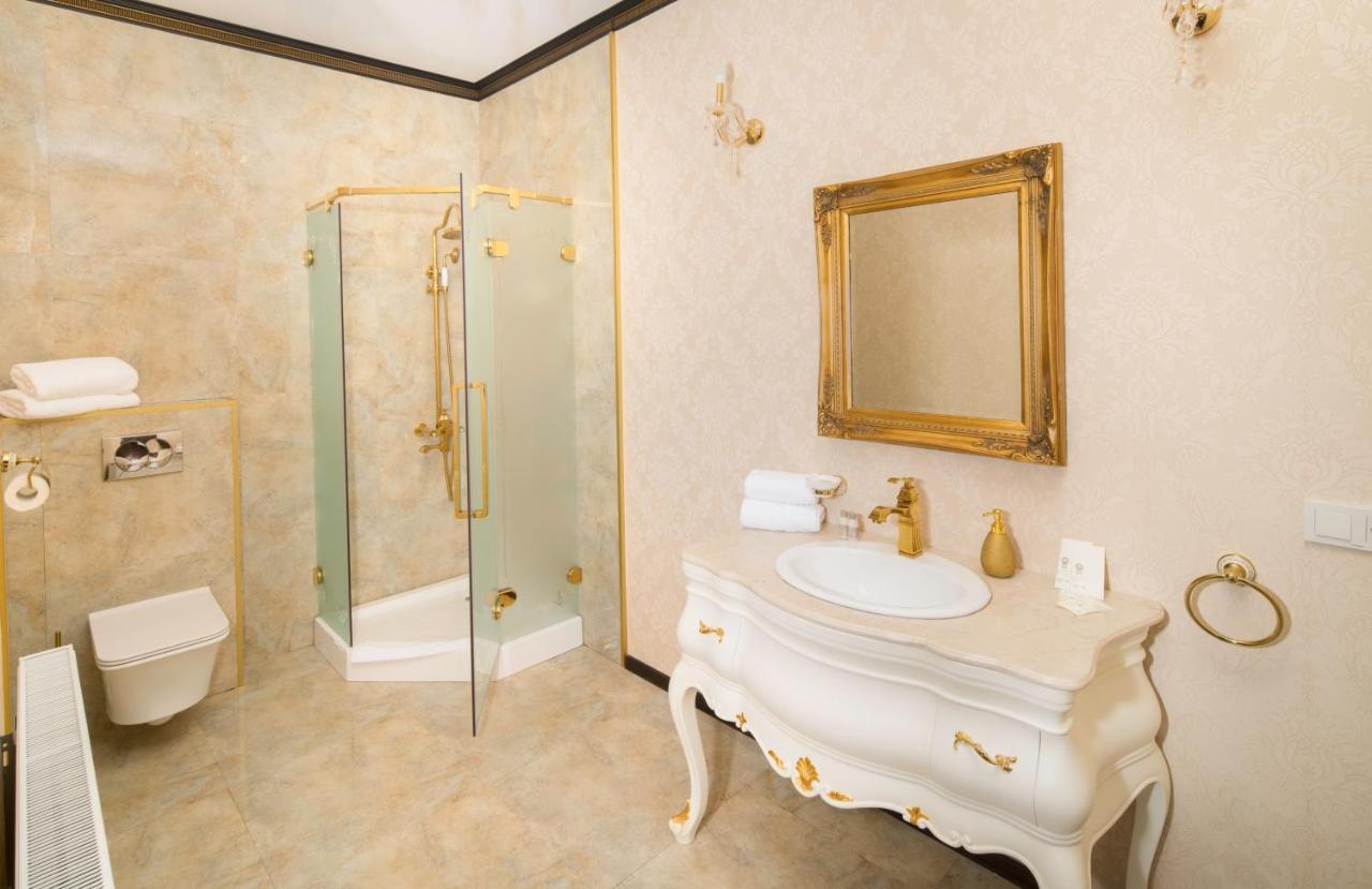 Hotel Boutique Vila Lakastel 시나이아 외부 사진